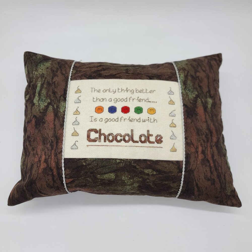 Throw Pillow "Friends With Chocolate" Cotton With Embroidered Square Kisses‎ M&M